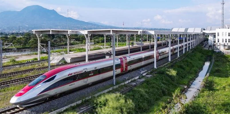 Whoosh Catat Jumlah Besar Penumpang WNA Selama Liburan Nataru