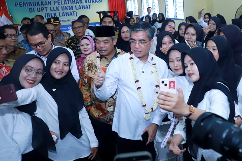 Menaker Minta Lulusan BLK ‘Diantar’ Sampai Dapat Kerja