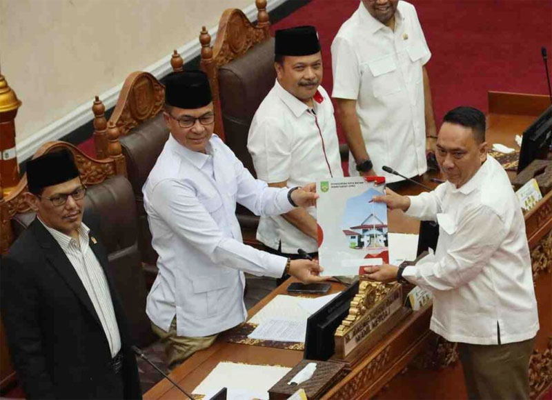 DPRD Kota Batam Sahkan Ranperda Penyelenggaraan Adminduk, Walikota: Komitmen Bersama Tingkatkan Kualitas Layanan Adminduk