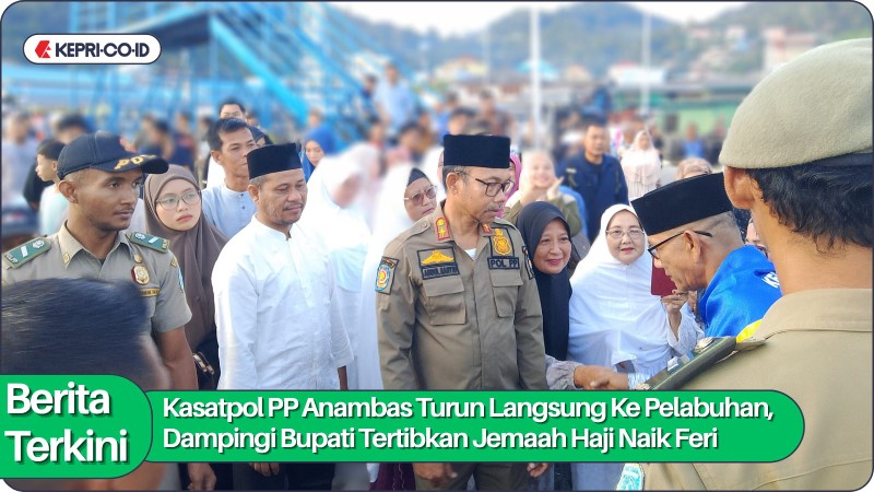Kasatpol PP Anambas Turun Langsung ke Pelabuhan, Dampingi Bupati Tertibkan Jamaah Haji Naik Feri