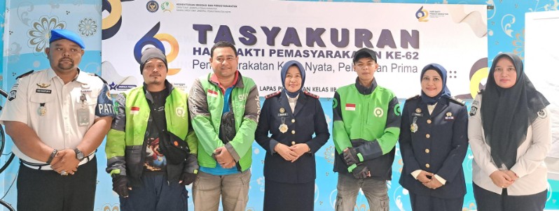 Peringati HBP ke-62, Kalapas Perempuan Batam Berikan Penghargaan Pegawai Berprestasi hingga Sembako untuk Ojol