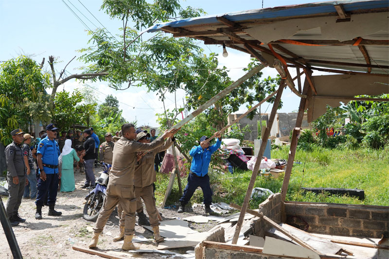 Tim Terpadu Kota Batam Tertibkan Bangunan Ilegal di Kurahan Seibinti