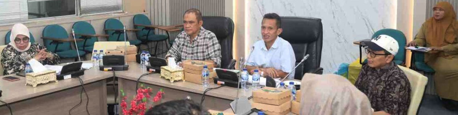 Pansus Ranperda LAM DPRD Batam Rapat dengan Tim Hukum Pemko