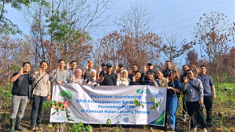 BPJS Ketenagakerjaan Batam Sekupang Tanam Pohon di Hutan Lindung Temiang
