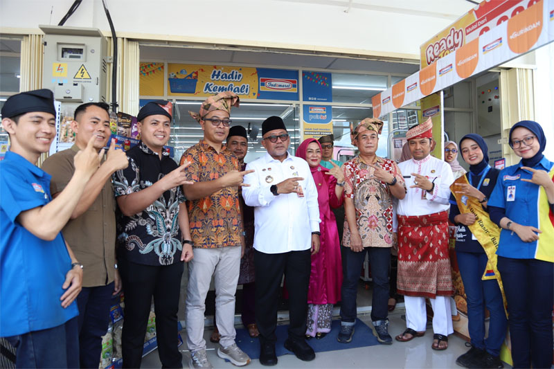 Hadiri Grand Opening Indomaret Batu 10, Walikota Lis Tegaskan Sinergi Ritel Modern dan Daerah