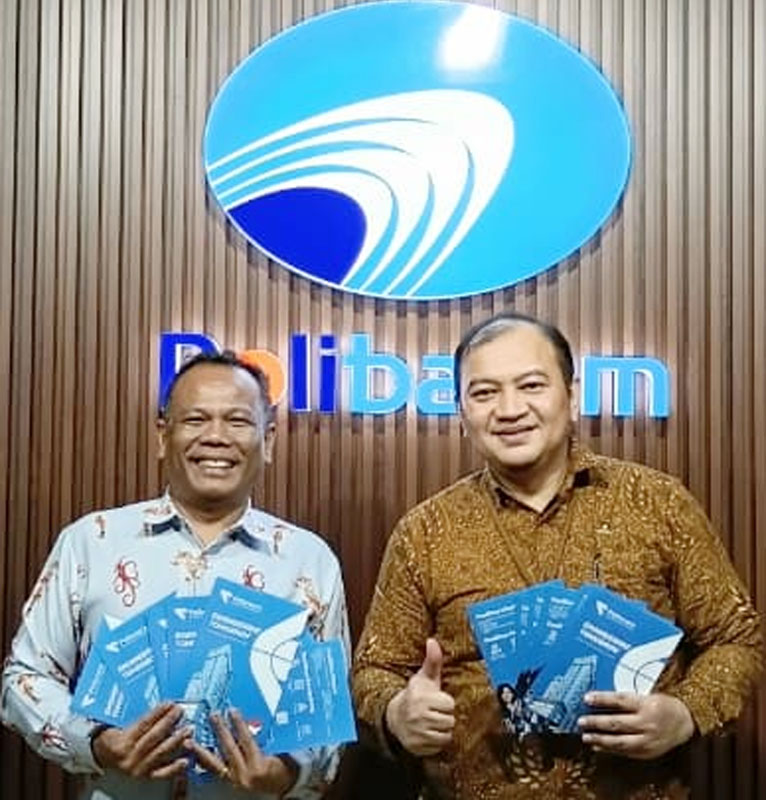 Direktur Poltevara, Dr Ir Fandy Iood ST MPWK (kiri) dan Direktur Politeknik Negeri Batam, Ir Bambang Hendrawan ST MSM IPM CIPMP CISCP. (Sumber: Poltevara)