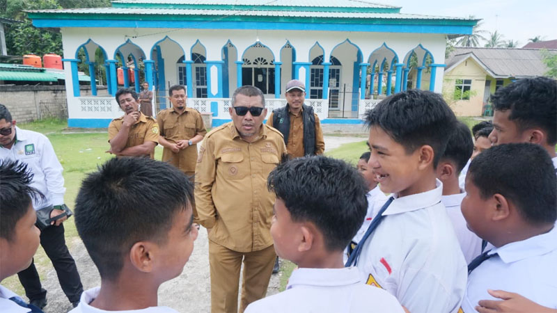 Turun Langsung ke Wilayah 3T, Wabup Karimun Bawa Solusi Nyata untuk Pendidikan dan Konektivitas Warga