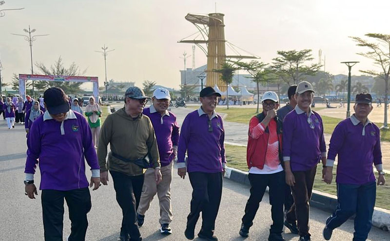 Semangat Tak Pernah Pensiun, Purna Bakti Pemprov Kepri Jalan Sehat dan Lomba Pacu Goni