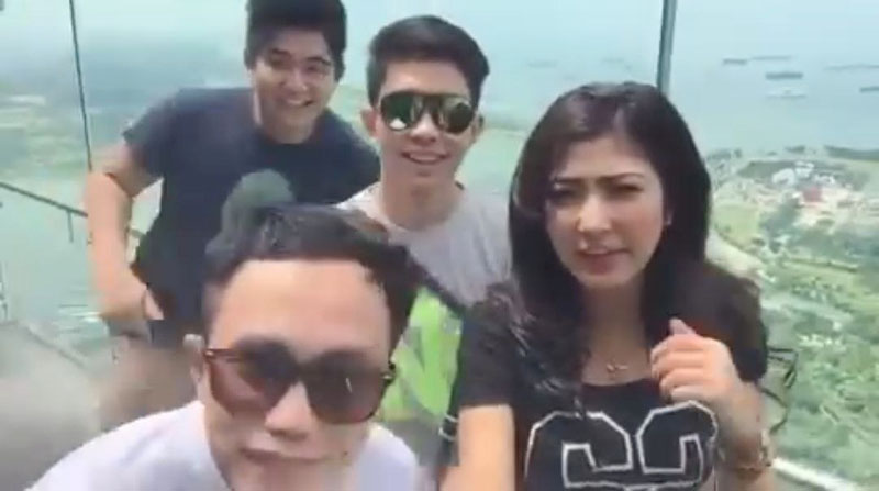 Unggah Video Marina Bay Sands, Ayu Aulia Isyaratkan Buka-Bukaan Bukti Kedekatan dengan Bupati Roby