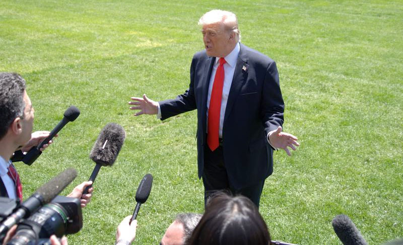 Trump Sebut CNN, MS NOW, dan Politico Dilarang di Gedung Putih karena Dugaan Berita Palsu