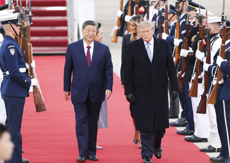 Xi Jinping Tiba di AS untuk Kunjungan Kenegaraan, Trump Gelar Upacara Penyambutan di Bandara