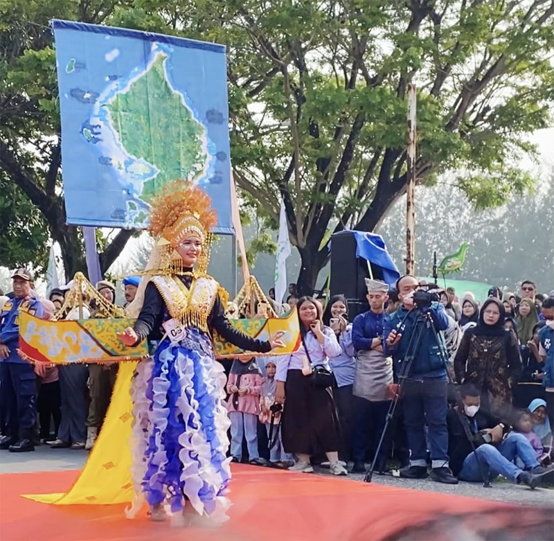 Karnaval Budaya HUT Ke-27 Natuna: Merawat Identitas Lokal lewat Ragam Kostum Unik